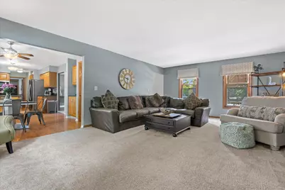1237  Cavalier Dr, Waukesha, WI 53186 - Photo 15