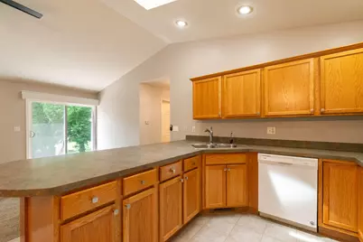 437  Swanson Ct #439, Twin Lakes, WI 53181 - Photo 5