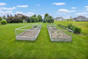 N75W24615 Overland Rd, Sussex, WI 53089 - Photo 41