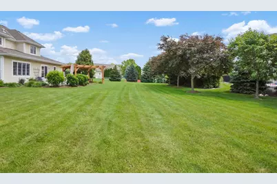 N75W24615  Overland Rd, Sussex, WI 53089 - Photo 39