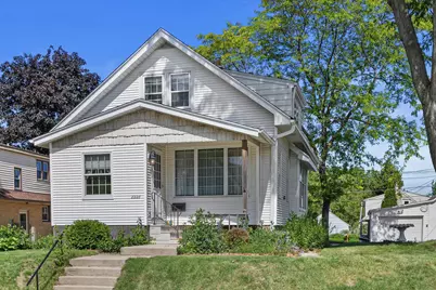 2226 S 90th St, West Allis, WI 53227 - Photo 3