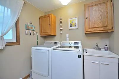 6709  Spruce Ln, Racine, WI 53185 - Photo 17