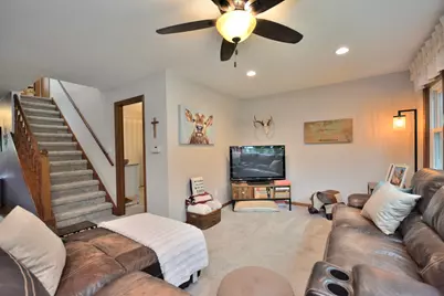 6709  Spruce Ln, Racine, WI 53185 - Photo 7