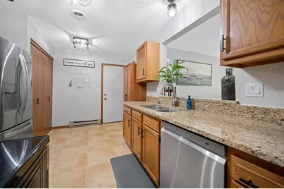 1020  Prairie Dr #9L, Racine, WI 53406 - Photo 7