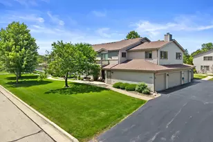 1020 Prairie Dr, Racine, WI 53406 - Photo 23