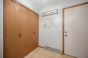 1020 Prairie Dr, Racine, WI 53406 - Photo 9