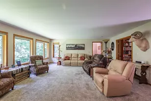 47060 Queens Cove Circle, Dresbach, MN 55947 - Photo 9