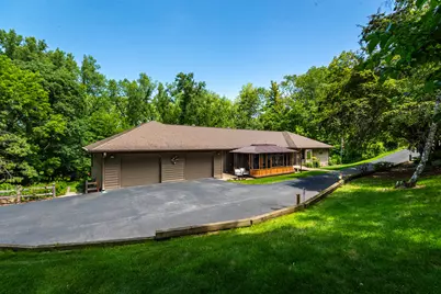 47060  Queens Cove Cir, Dresbach, MN 55947 - Photo 3