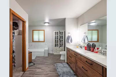 47060  Queens Cove Cir, Dresbach, MN 55947 - Photo 23