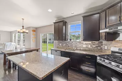 7989 S River Ct, Franklin, WI 53132 - Photo 11
