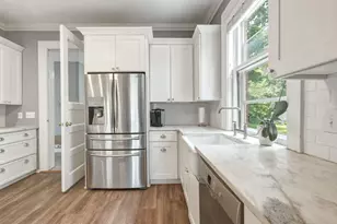 2667 N Summit Ave, Milwaukee, WI 53211 - Photo 15