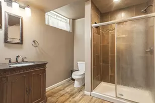 2667 N Summit Ave, Milwaukee, WI 53211 - Photo 37