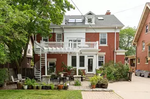 2667 N Summit Ave, Milwaukee, WI 53211 - Photo 39