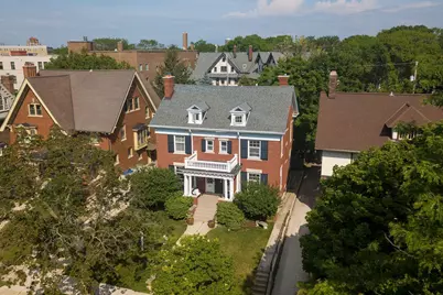2667 N Summit Ave, Milwaukee, WI 53211 - Photo 43