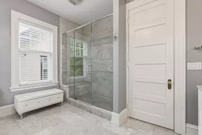 2667 N Summit Ave, Milwaukee, WI 53211 - Photo 23