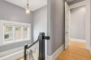 2667 N Summit Ave, Milwaukee, WI 53211 - Photo 17