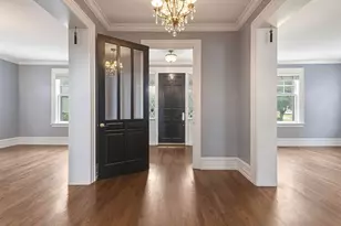 2667 N Summit Ave, Milwaukee, WI 53211 - Photo 3