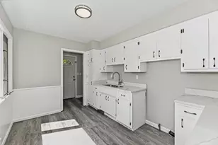 3400 S 8th Ave, Racine, WI 53402 - Photo 9