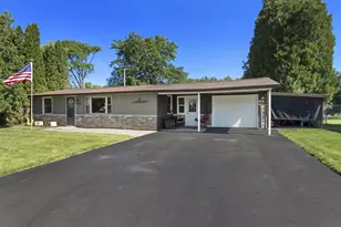 10308 Root River Dr, Racine, WI 53108 - Photo 21