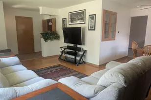 8827 W Burdick Ave, Milwaukee, WI 53227 - Photo 9