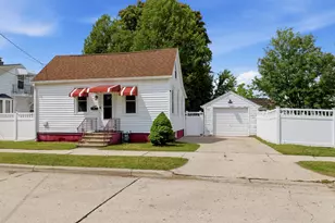 2104 11th St, Two Rivers, WI 54241 - Photo 1