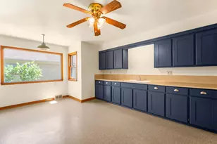 5653 N Milwaukee River Pkwy, Glendale, WI 53209 - Photo 9