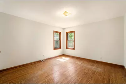 5653 N Milwaukee River Pkwy, Glendale, WI 53209 - Photo 15
