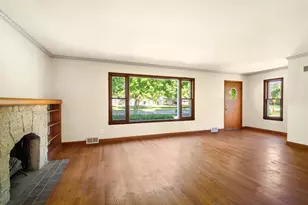 5653 N Milwaukee River Pkwy, Glendale, WI 53209 - Photo 5