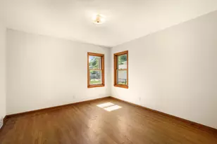 5653 N Milwaukee River Pkwy, Glendale, WI 53209 - Photo 13