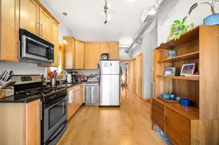 1641 N Franklin Pl, Milwaukee, WI 53202 - Photo 5