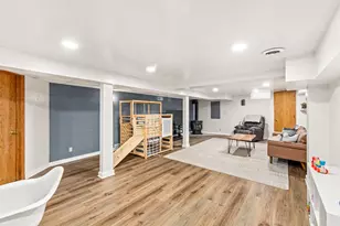 N10W28431 Northview Rd, Delafield, WI 53188 - Photo 33