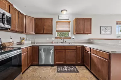 307  Reeds Dr, West Bend, WI 53095 - Photo 5