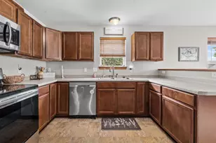 307 Reeds Dr, West Bend, WI 53095 - Photo 5