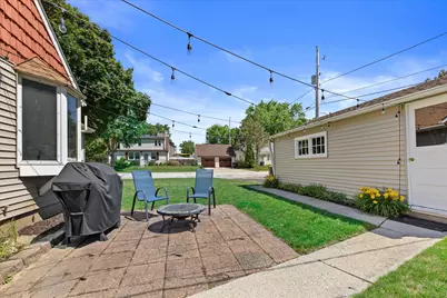 270 N 111th St, Wauwatosa, WI 53226 - Photo 17