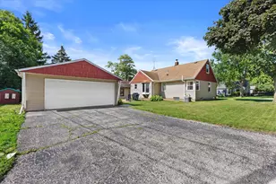 270 N 111th St, Wauwatosa, WI 53226 - Photo 17