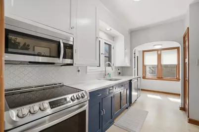 6921 W Hadley St, Milwaukee, WI 53210 - Photo 11