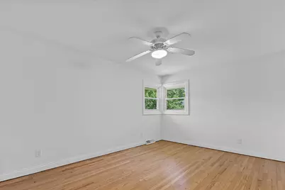 11318 N Glenwood Dr, Mequon, WI 53097 - Photo 13