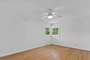 11318 N Glenwood Dr, Mequon, WI 53097 - Photo 13