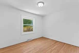 11318 N Glenwood Dr, Mequon, WI 53097 - Photo 17