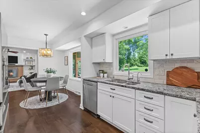 11318 N Glenwood Dr, Mequon, WI 53097 - Photo 7