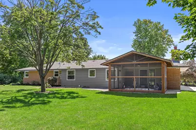 11318 N Glenwood Dr, Mequon, WI 53097 - Photo 29