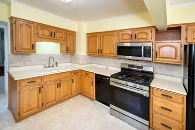 1817 N 118th St, Wauwatosa, WI 53226 - Photo 9