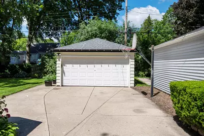 1817 N 118th St, Wauwatosa, WI 53226 - Photo 5