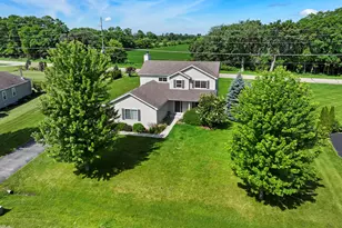 436 Ashley Dr, Williams Bay, WI 53191 - Photo 1