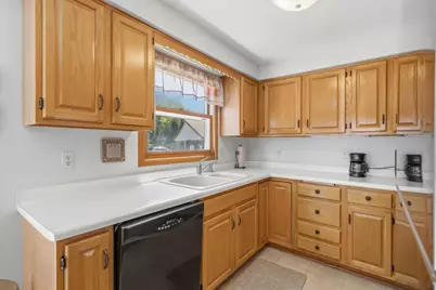 410 N 12th St, Oostburg, WI 53070 - Photo 9