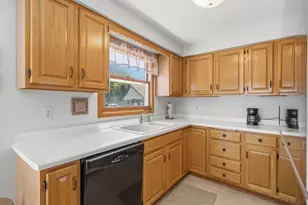 410 N 12th St, Oostburg, WI 53070 - Photo 9