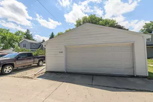 2144 S 108th St, West Allis, WI 53227 - Photo 23
