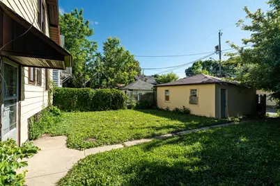 3726 N 19th Pl, Milwaukee, WI 53206 - Photo 25