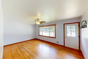 923 Gail Pl, Fort Atkinson, WI 53538 - Photo 3