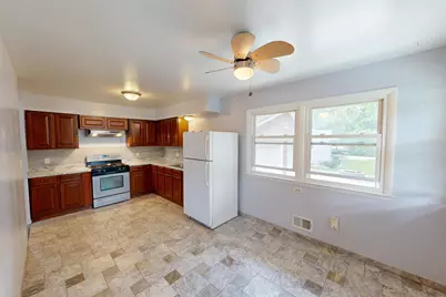 923  Gail Pl, Fort Atkinson, WI 53538 - Photo 7